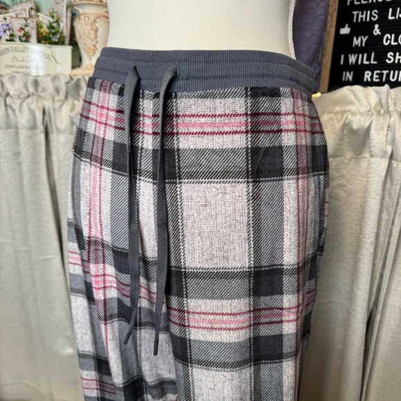 Secret Treasures Gray and Pink Pajama Pants Intimates Size Small - Medium - Picture 2 of 9